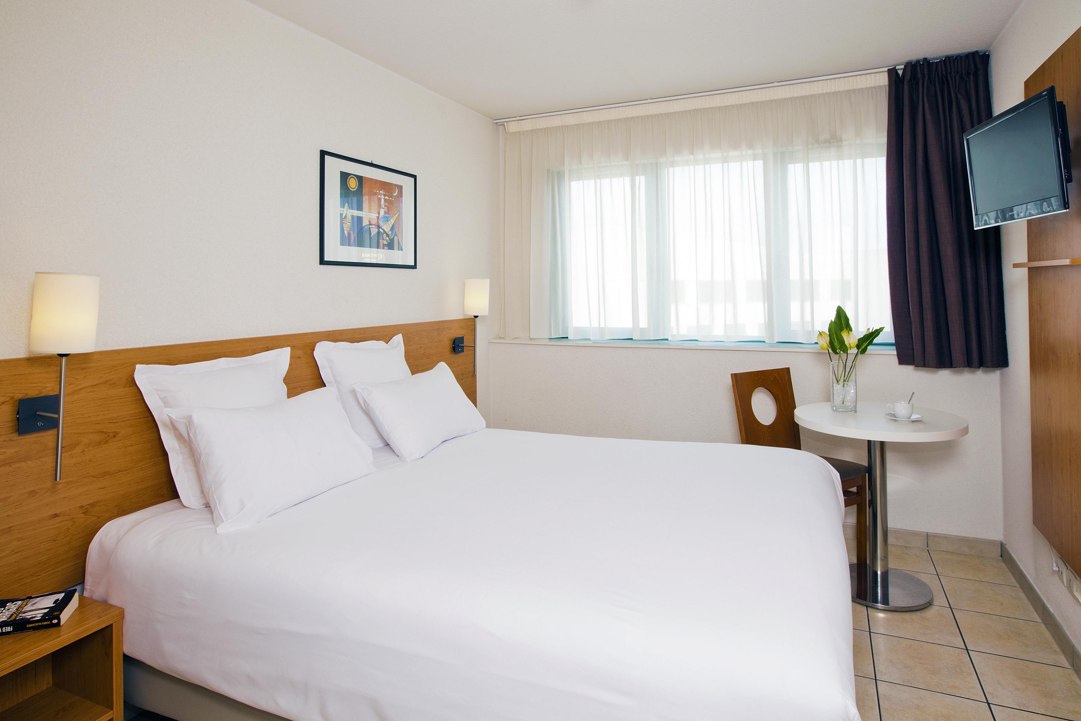 Sejours & Affaires Serris Rive Gauche 3*