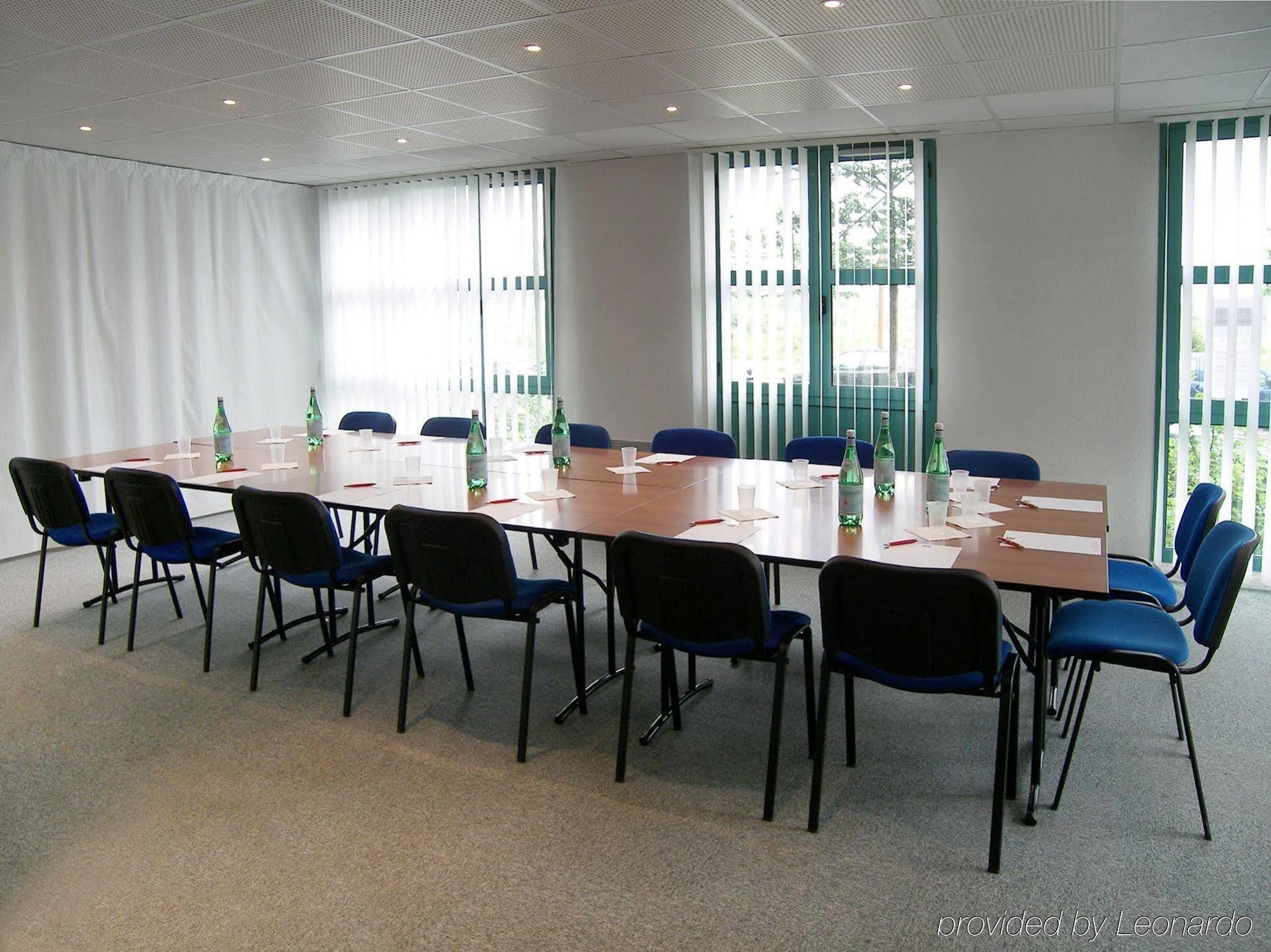 Sejours & Affaires Serris Rive Gauche Aparthotel